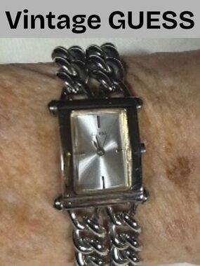 Trendy Vintage Guess Chain Link Bracelet Watch